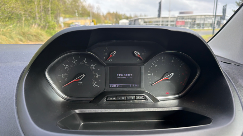 Peugeot Partner Long Diesel 950 1.5 BlueHDi 100 Professional Premium + Van